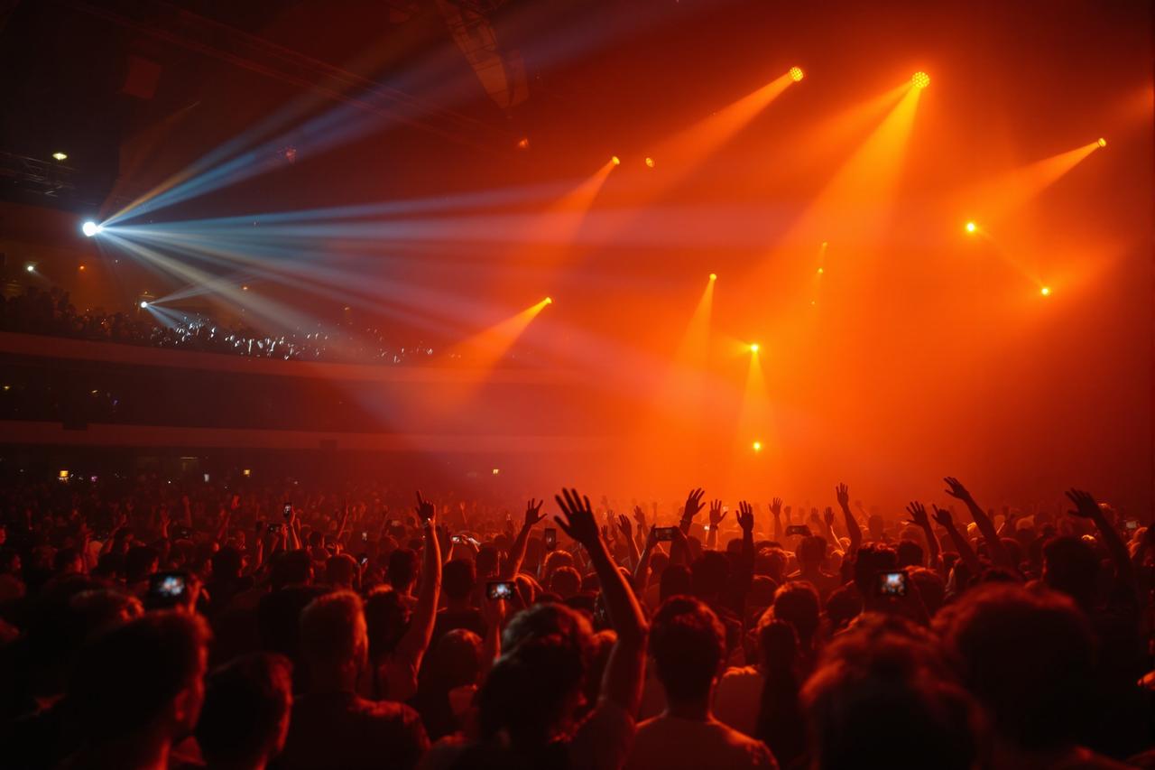 b视频影迷见面会圆满举行，万名粉丝热情参与